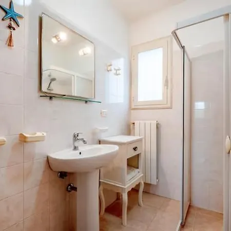 招待所 Matrimoniale Con Bagno 3*